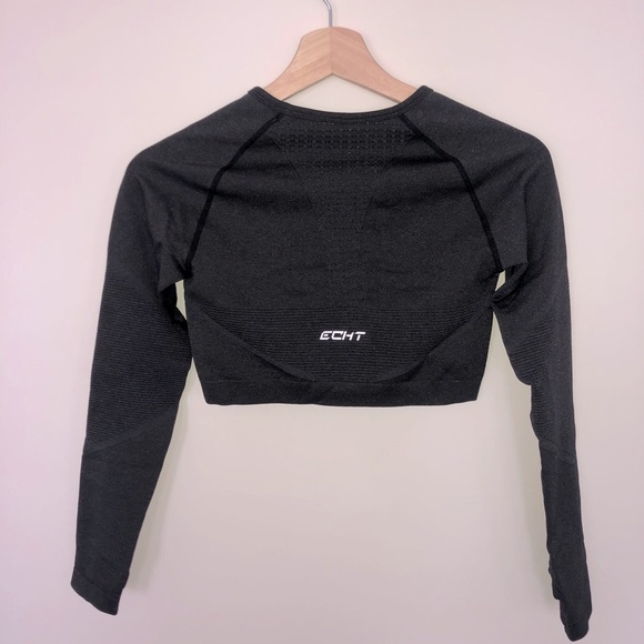 Long sleeve workout top - Picture 2 of 2